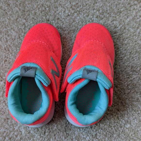 New balance toddler girl size 7.5 - Picture 2 of 5